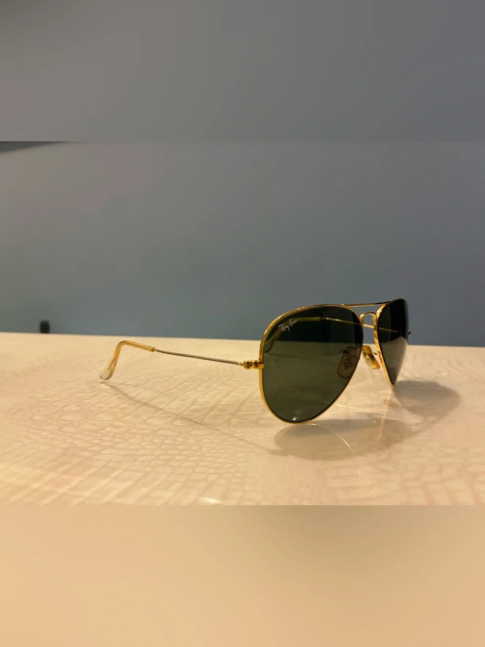 Ray-Ban Gold Aviator Sunglasses with Dark  Lenses 58-14